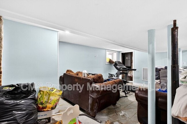 Building Photo - 139 Dalton St
