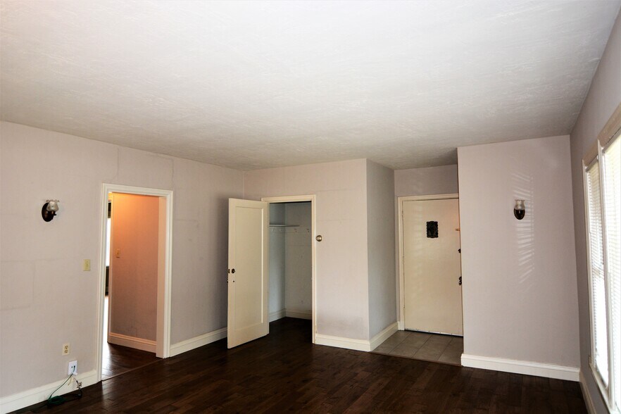 Living Room - 2306 Pacheco St