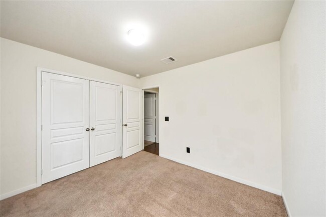Building Photo - 5710 Camelia Evergreen Ln