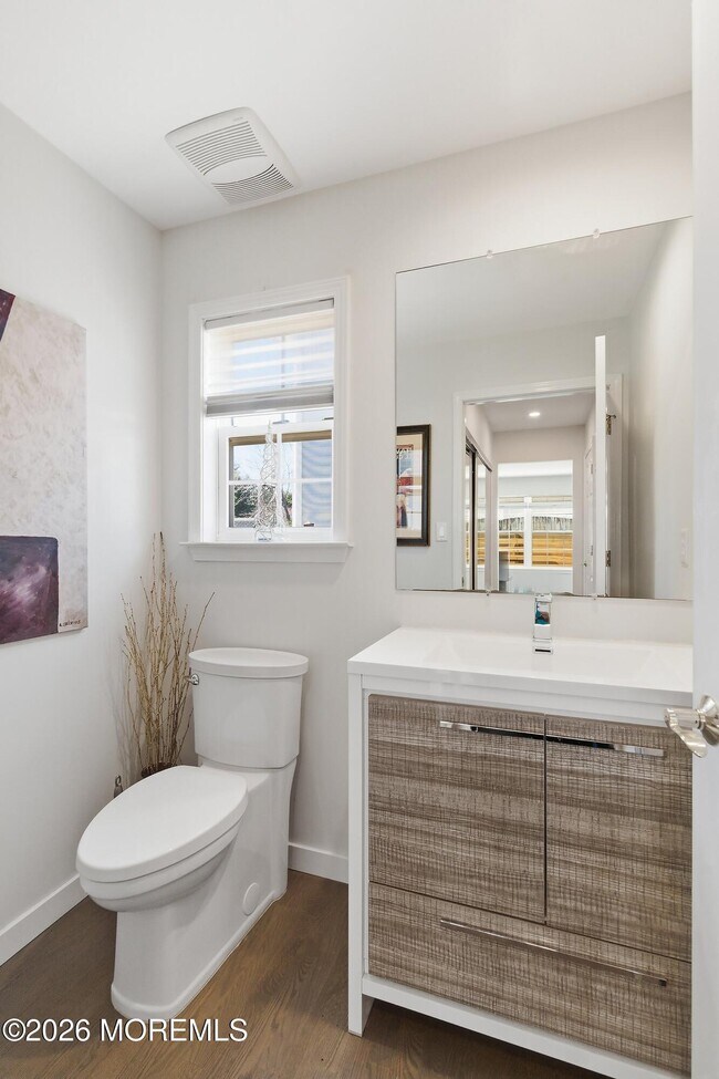 Building Photo - 619 Woodland Ave