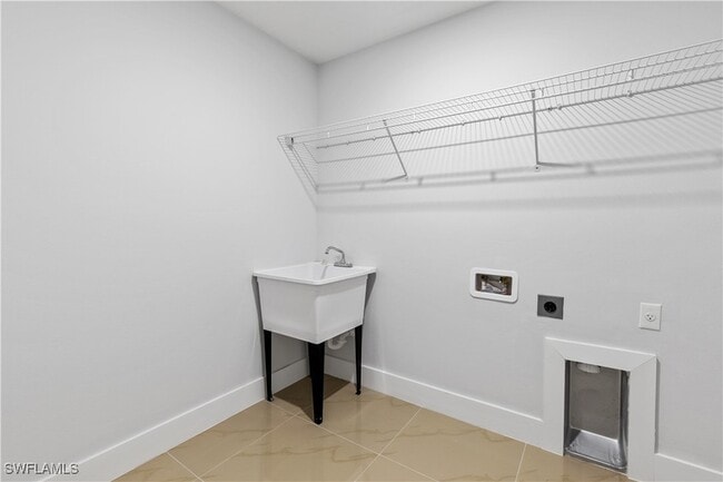 Building Photo - 452 Mercedes Ct