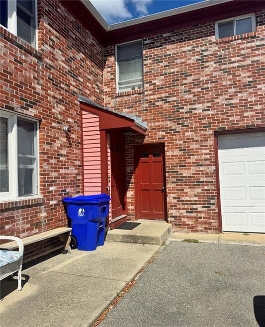 Building Photo - 272 Child St