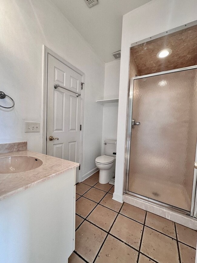 Building Photo - Live Near the Water – 3-Bedroom Home with ...