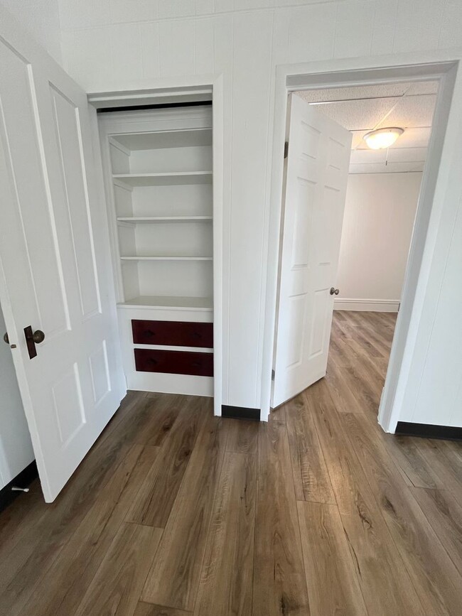 Building Photo - Ranch Style 2 Bed/1 Bath with Fenced in Yard!