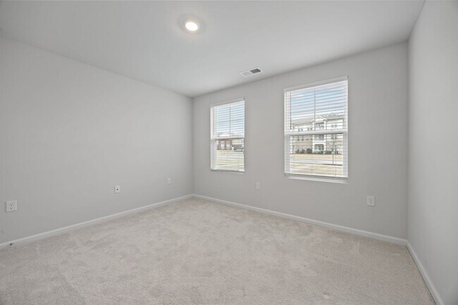 Building Photo - Raleigh Living Made Easy – 3BR Townhome w/ Amenities & Prime Location