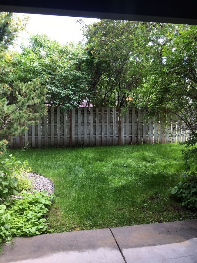 Building Photo - 2 Bedroom, 1 Bathroom Townhouse-Walking distance to MSU Campus