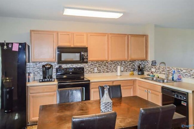 Building Photo - 3284 Castlecreek Dr