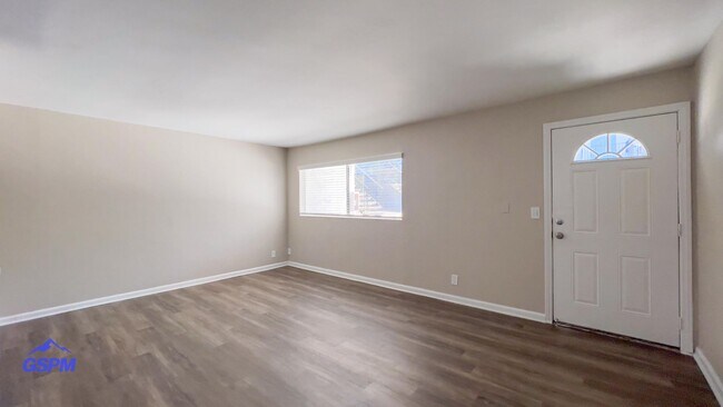Interior Photo - 2609-2615 Fairmount Ave