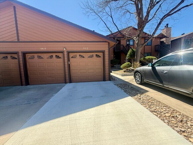 Building Photo - Spacious, Sunlit 3BR / 2 BA Condo just steps away from Standley Lake!