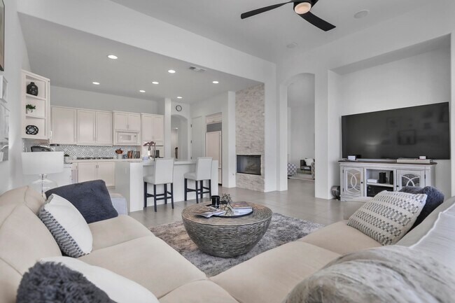 Building Photo - 267 Loch Lomond Rd