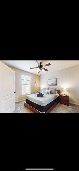 Building Photo - 901 Charo Pky