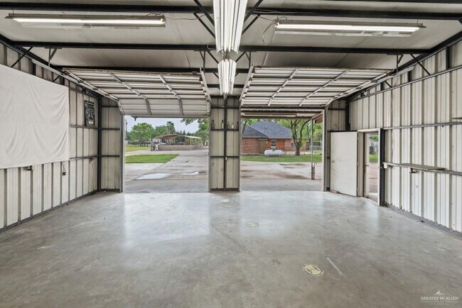 Building Photo - 413 S Los Cerritos Cir