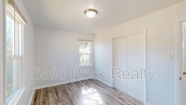 Building Photo - 1212 Janes Ln