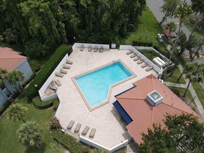 Building Photo - 4680 Sussex Terrace