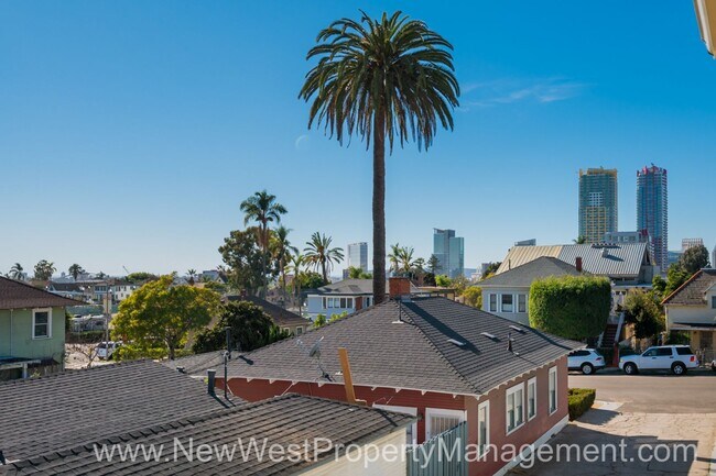 Building Photo - Charming Sherman Heights Studio, Small Pet OK!