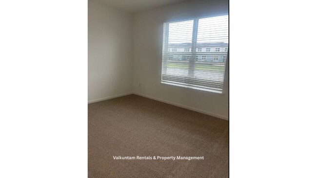 Building Photo - 563 Cherry Elm Dr