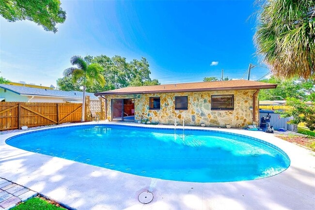 Building Photo - 3471 14th Ave N