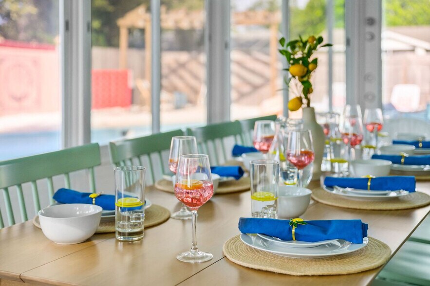 Building Photo - 7957 CottonWoode Dr