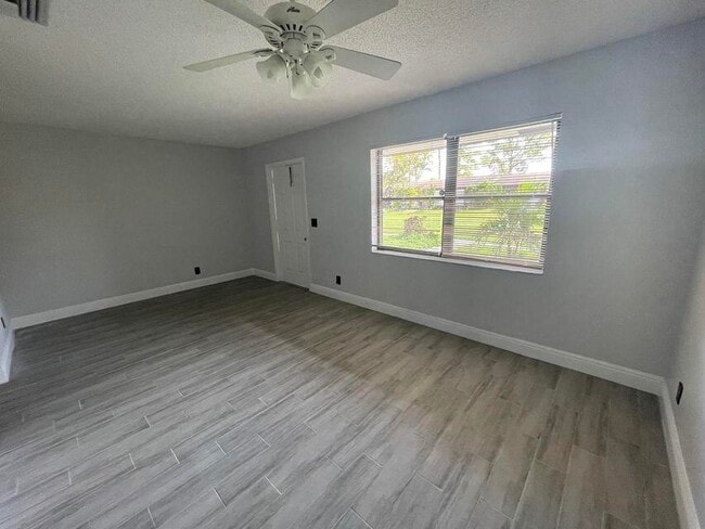Building Photo - 4953 Freedom Cir