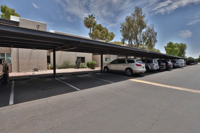 Building Photo - Arcadia condo w/patio