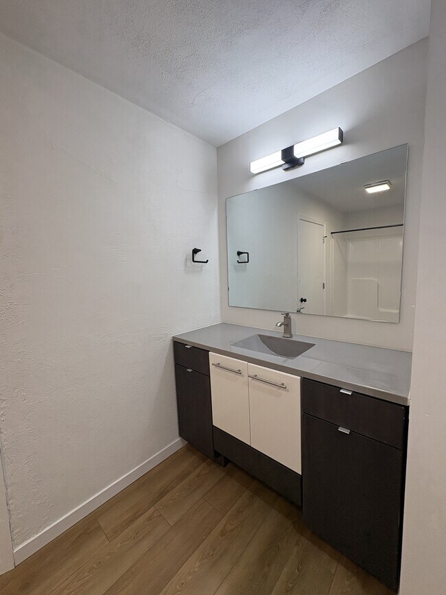 Building Photo - 499 Greenwell Ct