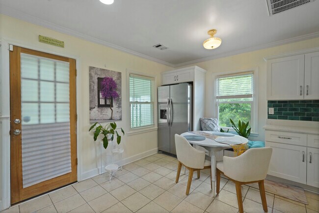 Building Photo - Charming Ardsley Park Bungalow Fully Furnished