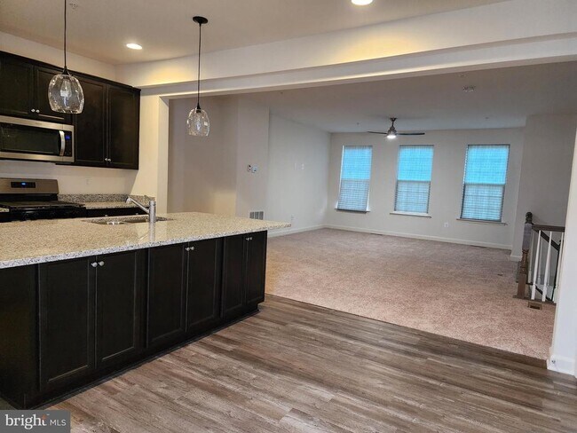 Building Photo - 299 Buckeye Cir