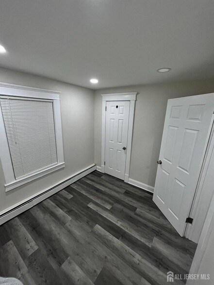 Building Photo - 28 Victoria Ave