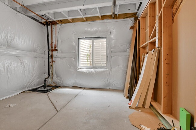 Building Photo - $4,850 - Spacious 5-Bed, 3.5 bath Home wit...
