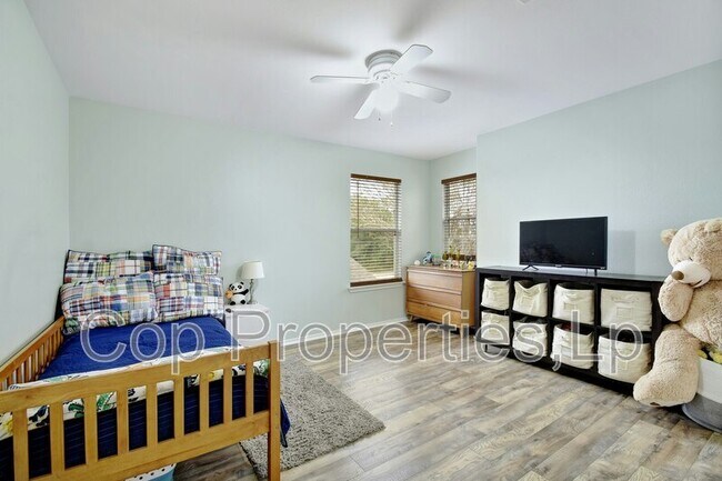 Building Photo - 2818 Crusader Bend