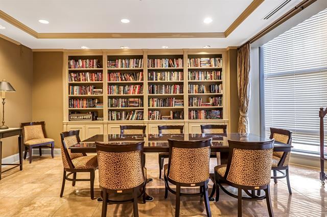 Building Photo - 4242 Lomo Alto Dr