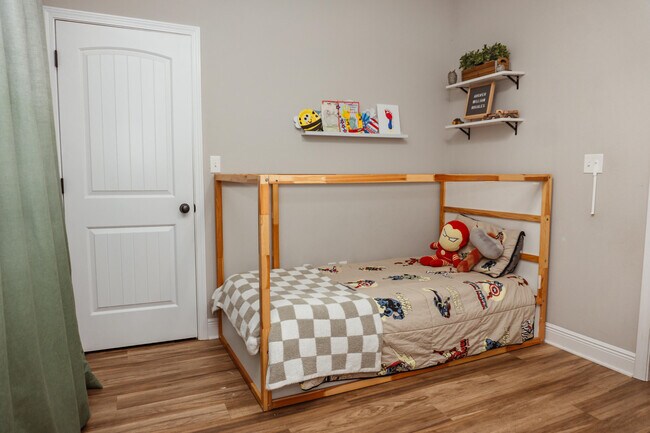 Building Photo - 2810 Pinnacle Point Dr