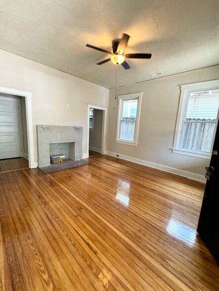 Building Photo - 305 Willard St