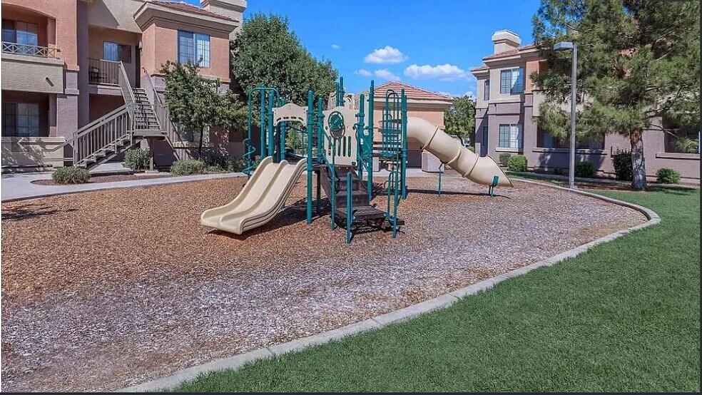 Building Photo - 1941 S Pierpont