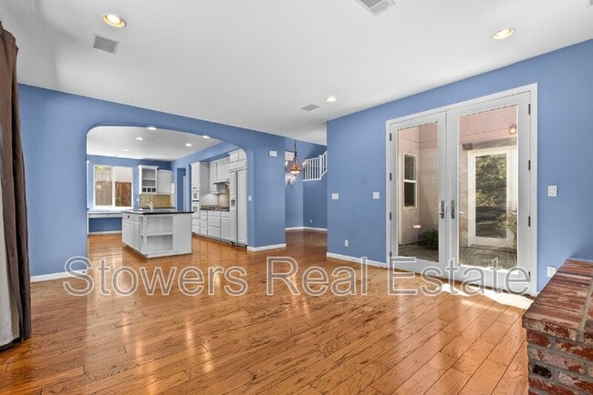 Building Photo - 1108 Bellingham Square