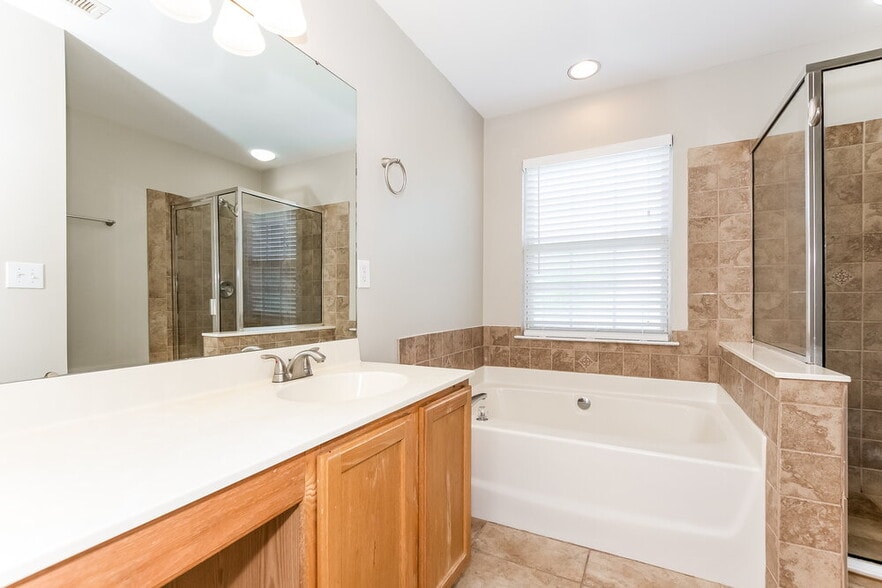 Building Photo - 12805 Beddingfield Dr
