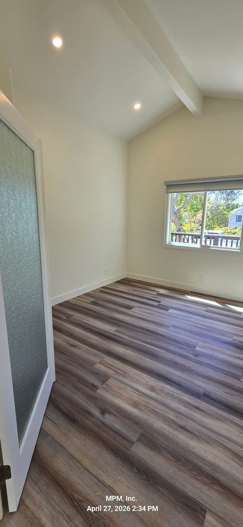 Building Photo - large custom home with peek a boo ocean views