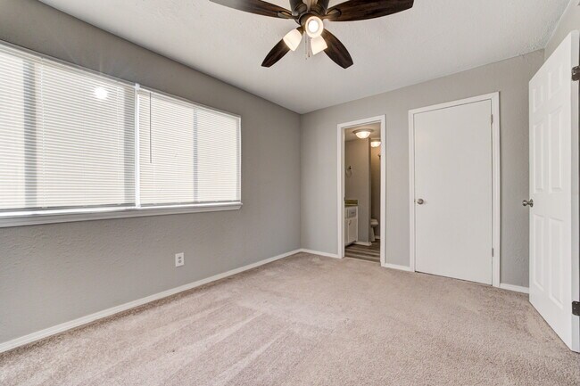 Building Photo - 1622 Claudia Dr