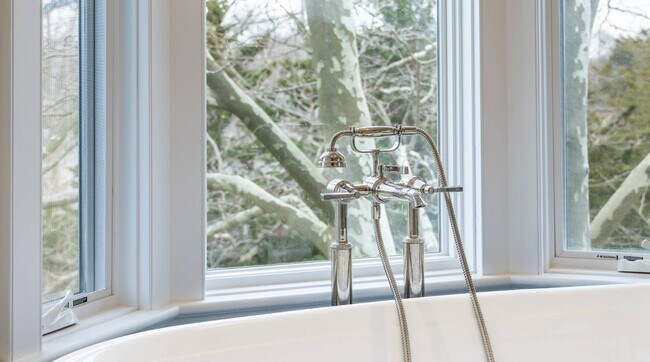 Building Photo - 21 Old Stone Hwy