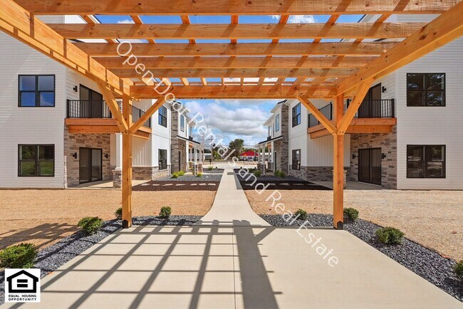 Building Photo - 1030 S Wayne St