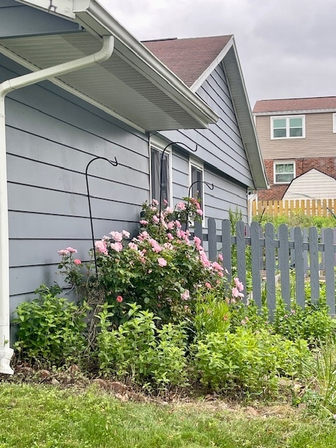 Building Photo - 4860 Sparrow Dr