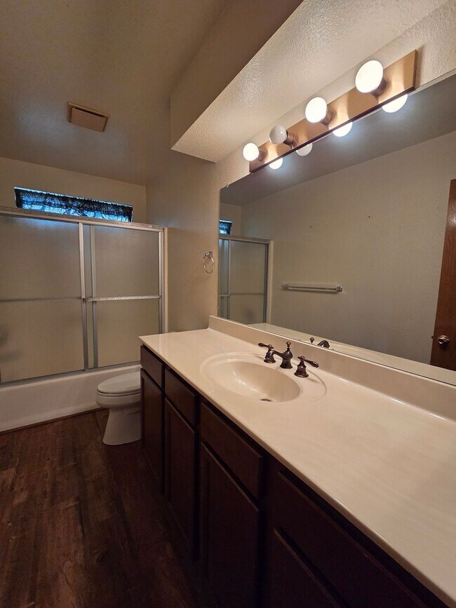 Building Photo - One of Kind 3 bed/2.5 bath home with 3 car attached garage located in BHC.