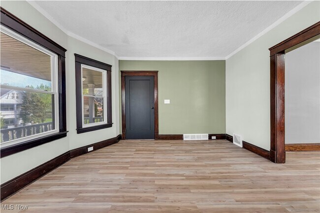 Building Photo - 428 E 148th St