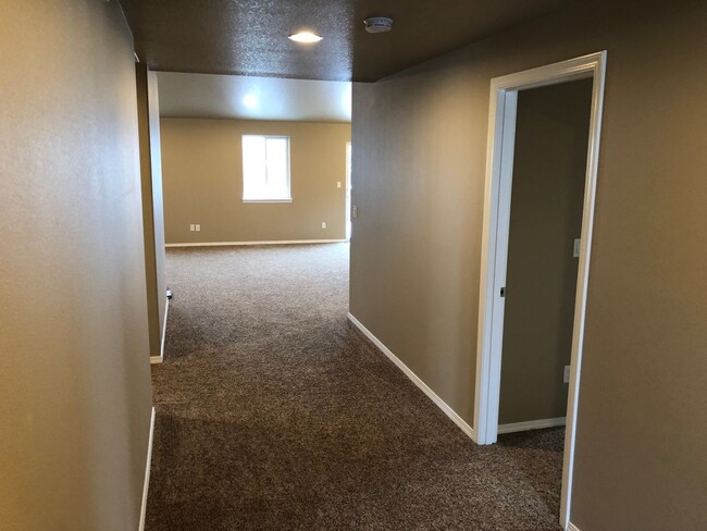 Building Photo - Application Pending - The Dalles - 3 Bedro...