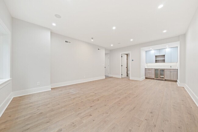Building Photo - 94 Thurston Rd