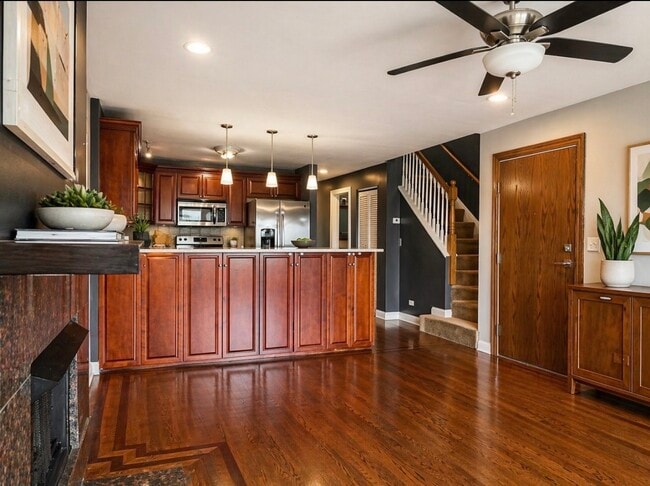 Building Photo - 5658 W 63rd St
