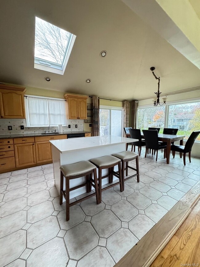 Building Photo - 34 Celia St