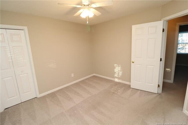 Building Photo - 211 Amberglow Pl