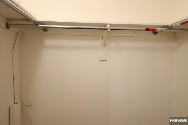 Building Photo - 1600 Center St