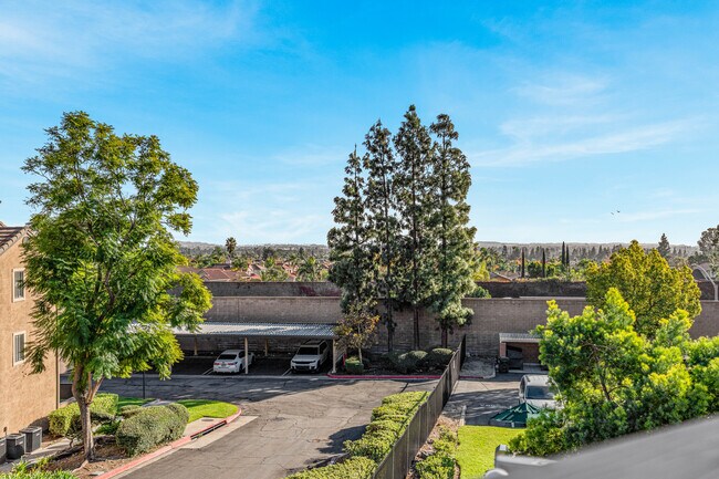 Building Photo - 10655 Lemon Ave